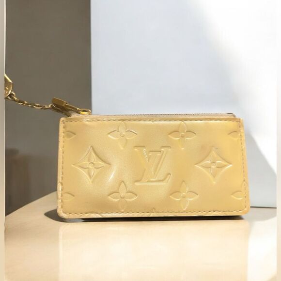 Authentic Louis Vuitton Monogram Vernis Keyholder/ coin purse - Picture 3 of 12